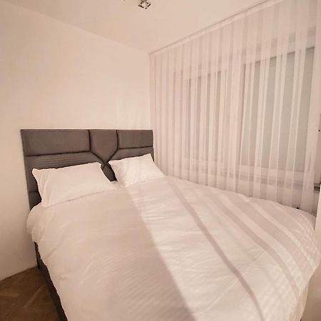 Diamond Apartment Prishtina 2 普里什蒂纳 外观 照片