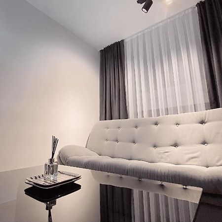 Diamond Apartment Prishtina 2 普里什蒂纳 外观 照片